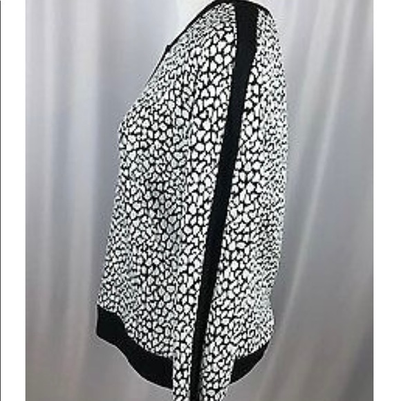 Apt 9 Lightweight textured sweatshirt - black and white leopard print. - Picture 4 of 9
